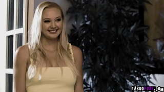 Milf Lauren Phillips lan mesum teen Paisley Porter njupuk dadi nunggang Kontol Chibbles ageng wong meat