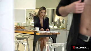 Румын Бяцхан Хүүгийн Хайртай Сайн Assfucking Эхлэх Нь Түүний Өдөр